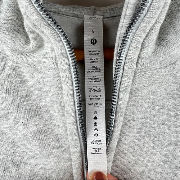 NWT Lululemon Scuba Full-Zip Cropped Hoodie In Heathered Grey - Picture 3 of 11
